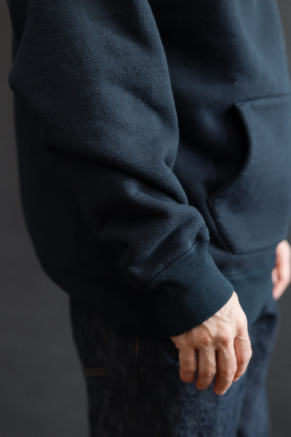 Close-up of a male model (5'9