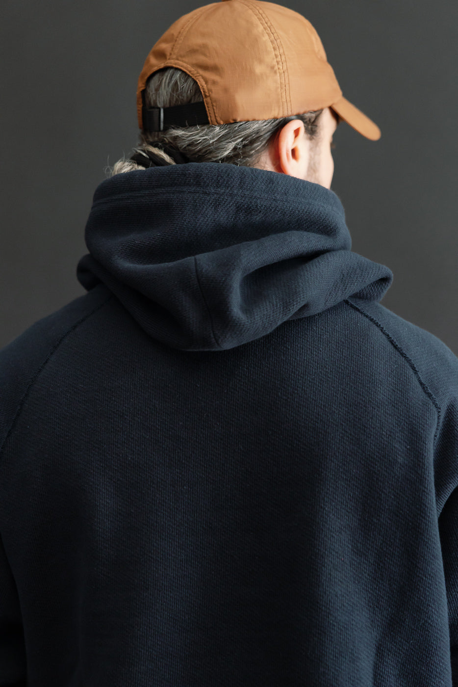 Back view close-up of a male model, 5'9