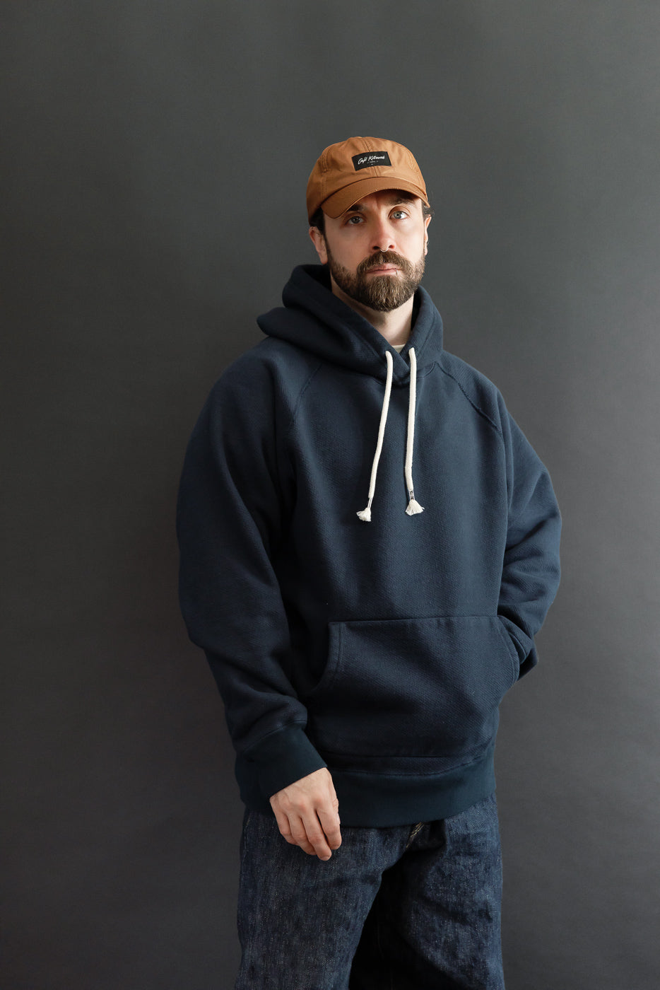 Front view of a male model, 5'9