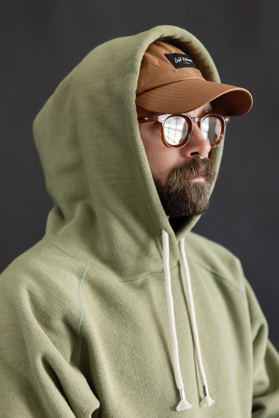 Close-up side view of male model, 5'9