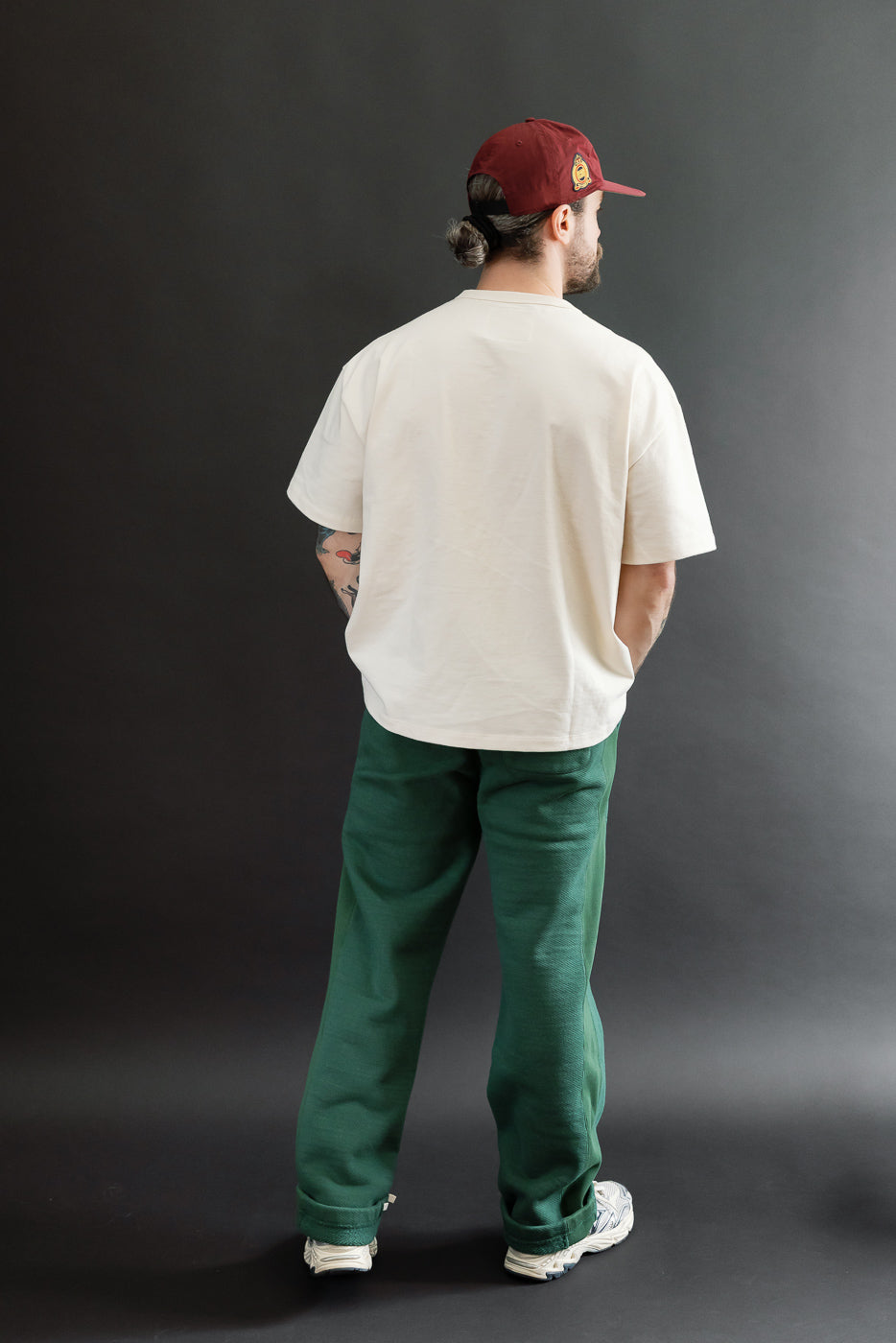Back view, full body: male model, 5'9