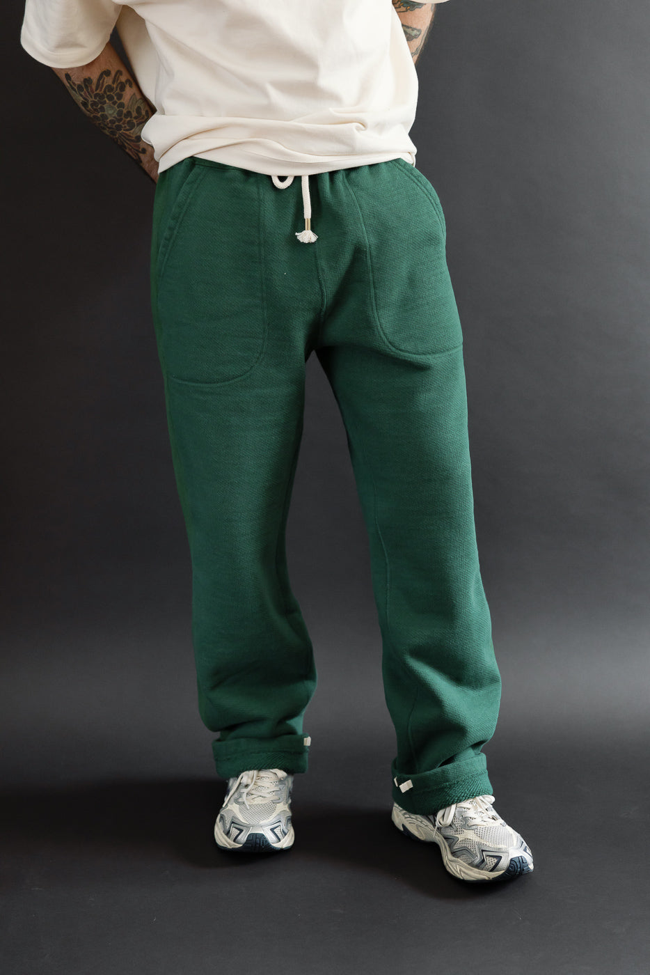 Full body front view of male model (5'9