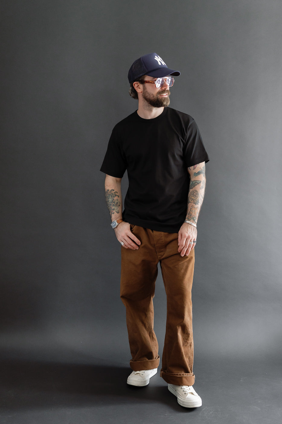 Full body front view of a 5'9