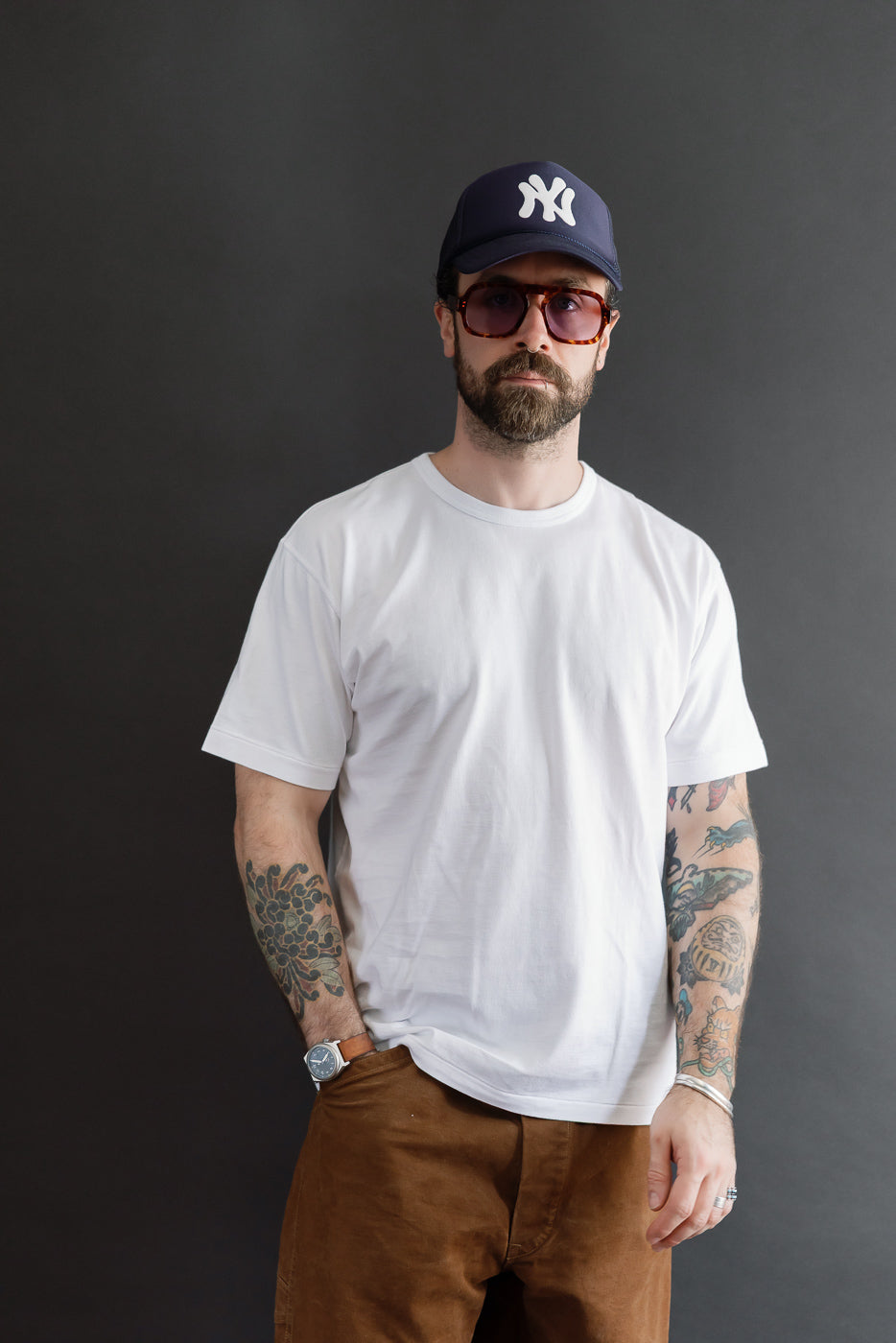 Full body front view of a 5'9