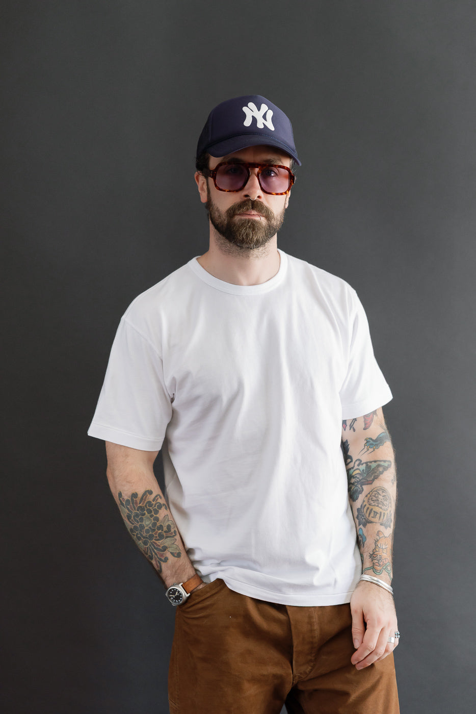 Full front view of a male model, 5'9