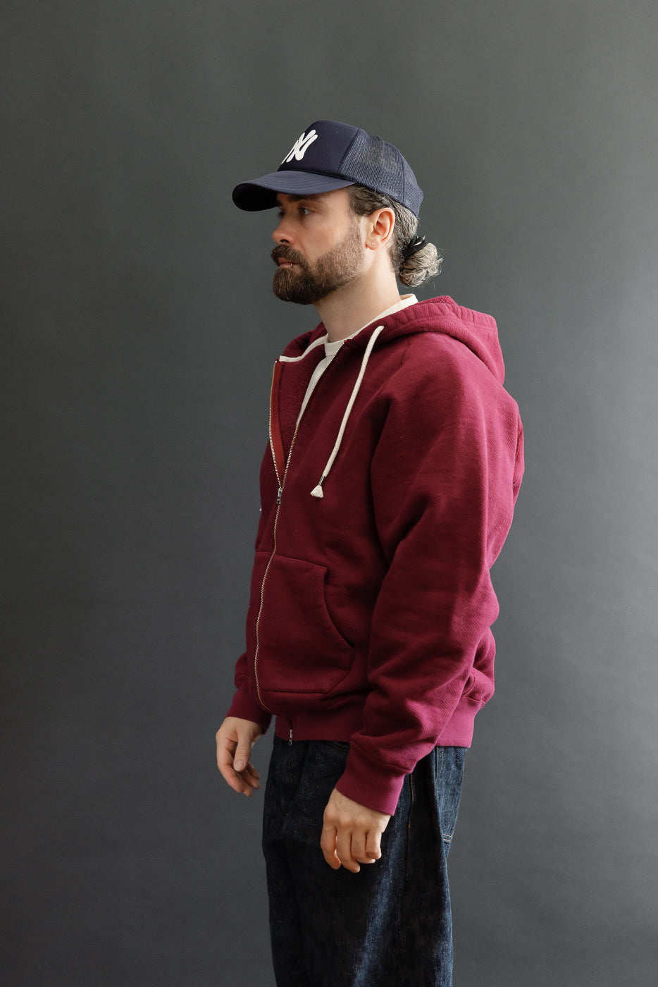 Side view of male model (5'9