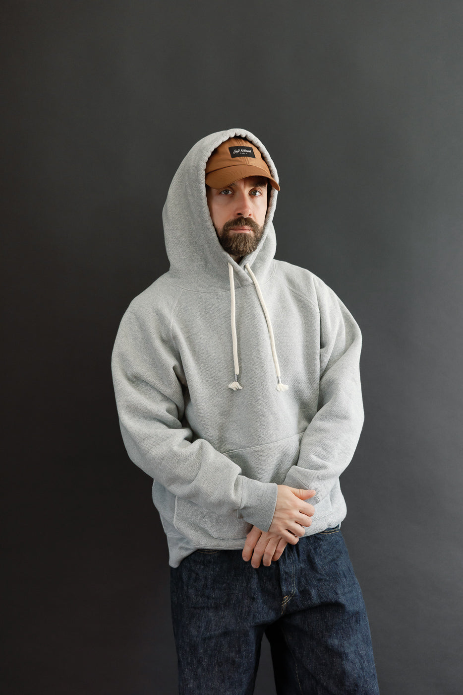 Front view of a male model, 5'9