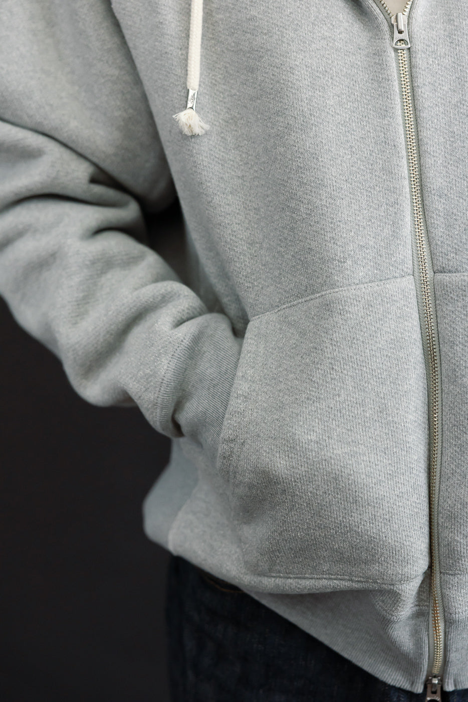 Close-up of a male model (5'9