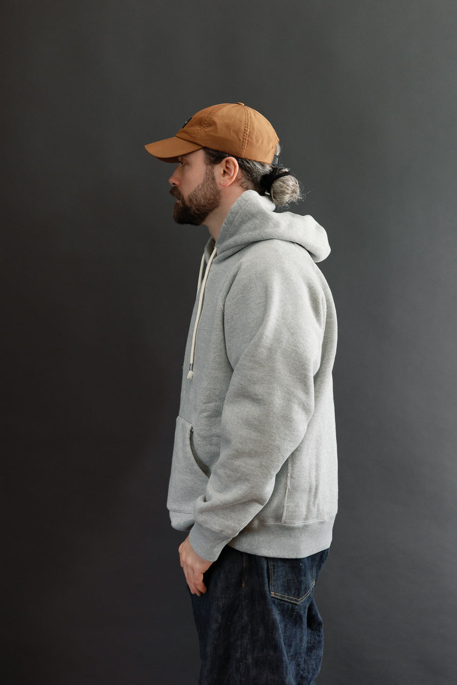 Profile view of a male model, 5'9
