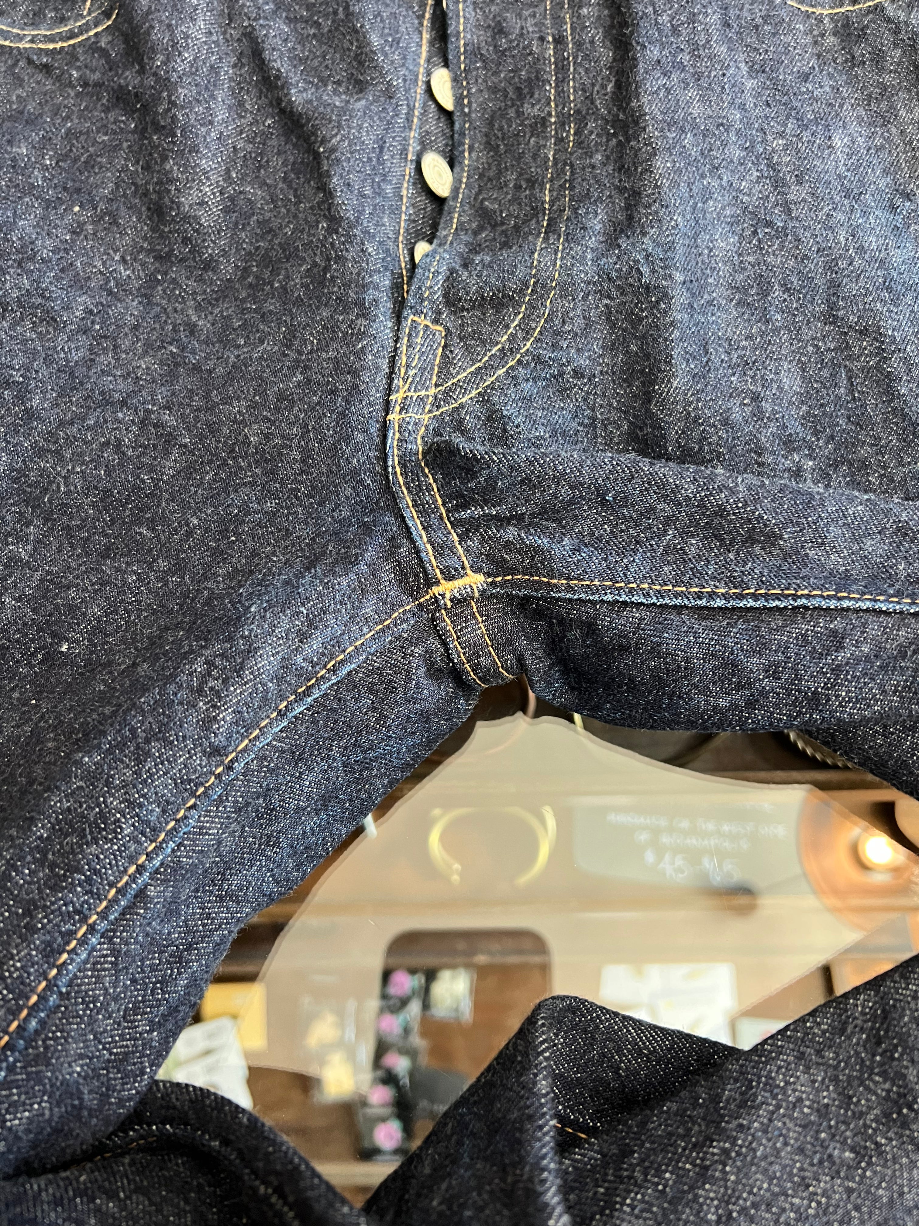 Gently Used Warehouse & Co. 800XX Standard Fit Jeans - Size 32 Gently Used Warehouse & Co. 800XX Standard Fit Jeans - Size 32