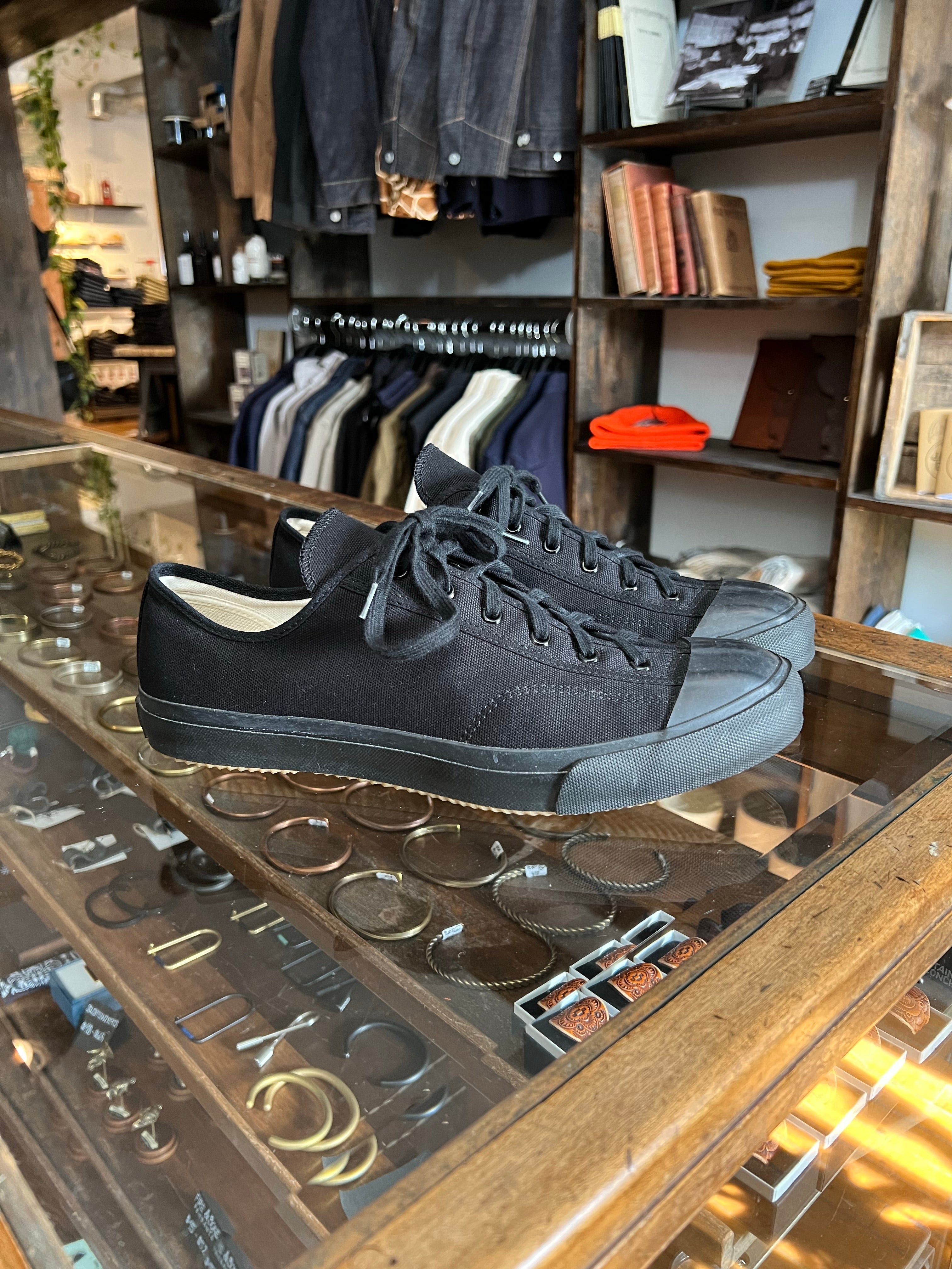 Gently Used Moonstar Gym Classic Sneakers - Black Mono - Size: 10