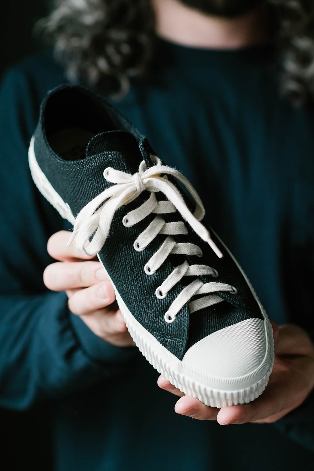 IHSN-01-BLK - 21oz Non-Fade Denim Low-Top Sneakers